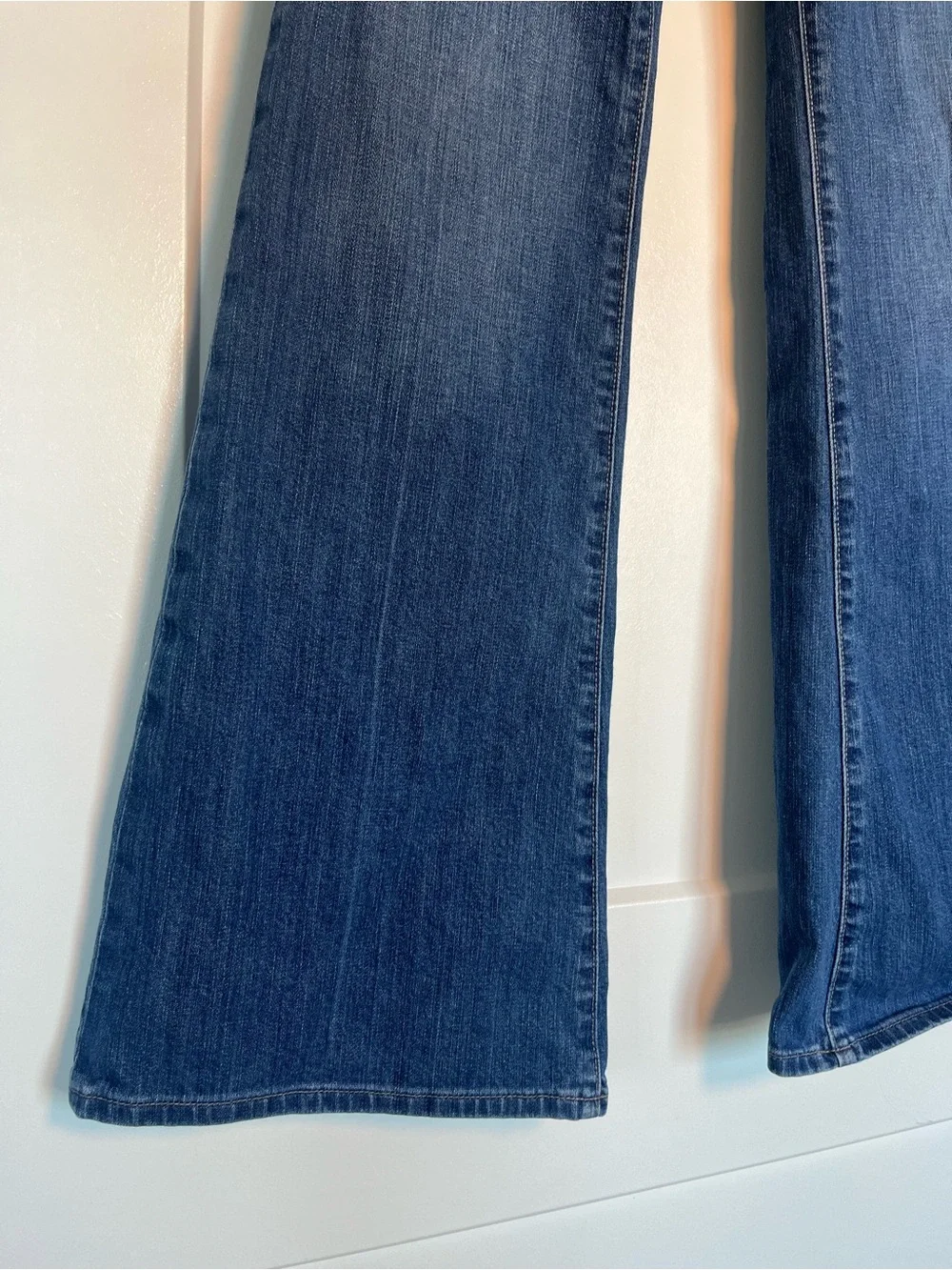 GAP Limited Edition Low Rise Flare Jeans Women’s 26 Regular Y2K Medium Wash - Picture 2 of 11